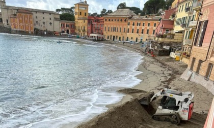 Sestri Levante, mareggiata in corso