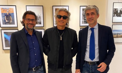 La star del rock italiano Ligabue in visita a Sestri Levante