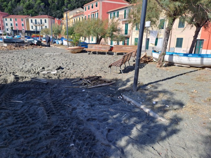 Riva Trigoso, sabato 11 novembre l’iniziativa di pulizia con volontari della spiaggia di Ponente