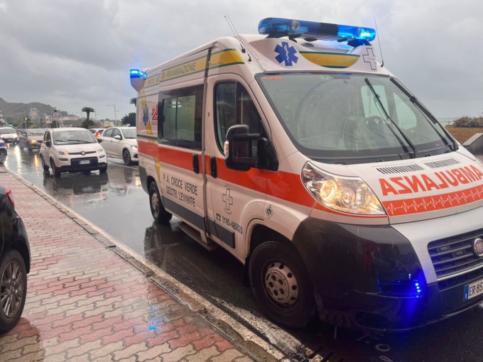 Sestri, uomo investito sulle strisce pedonali a Sant’Anna