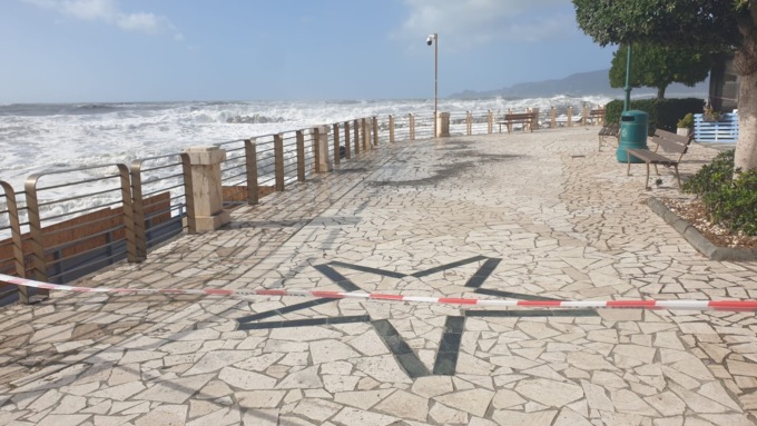 Mareggiata in corso, il punto della situazione a Chiavari