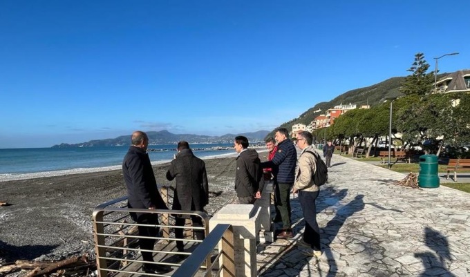 Nuove difese a mare a Chiavari, il sopralluogo