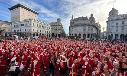A Genova la Camminata dei Babbi Natale per il Gaslini
