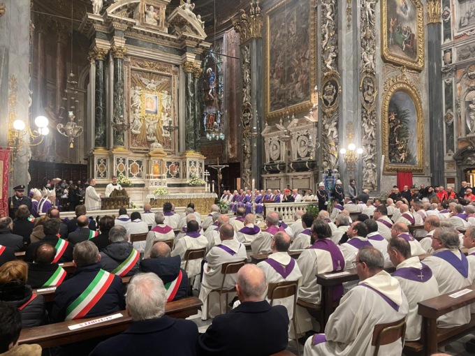 Chiavari, grande partecipazione per il funerale di Mons.Tanasini