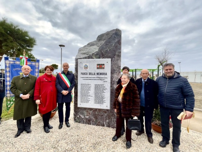 Chiavari, inaugurato il monumento in memoria dei 46 ebrei del Tigullio