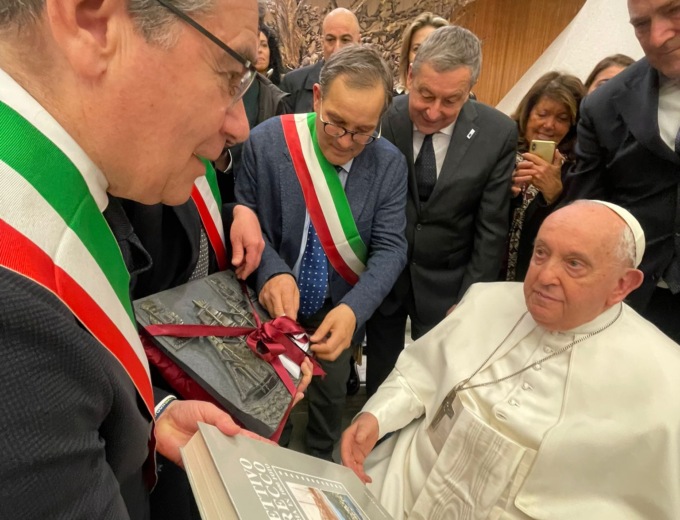 Papa Francesco ha incontrato i sindaci del Golfo Paradiso