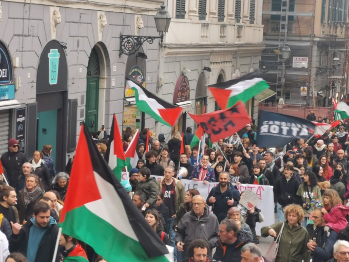 A Genova oltre mille persone al corteo regionale Pro Palestina