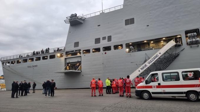 Dalla Striscia di Gaza alla Liguria, è arrivata la nave Vulcano