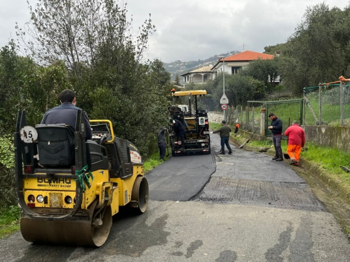 Lavori di asfaltatura avviati a Chiavari