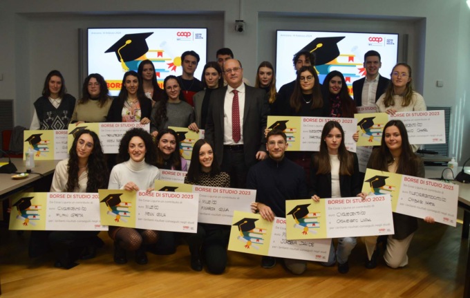 Consegnate le borse di studio ai figli di dipendenti Coop