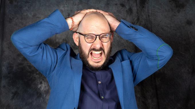 Andrea Carlini al Teatro Comunale di Cicagna con “Nudo!”