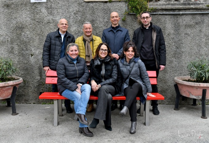 Nuova panchina rossa a Chiavari contro la violenza sulle donne
