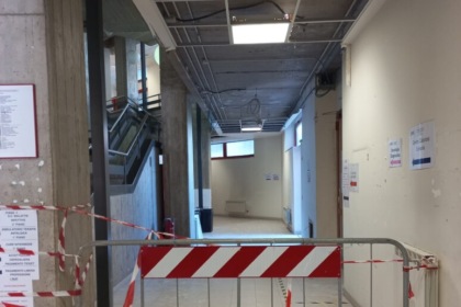 Crolla parte del soffitto dell’ospedale di Sarzana