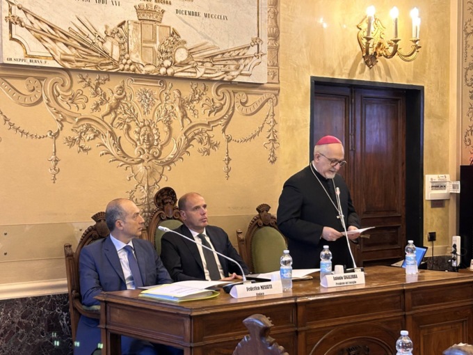 Chiavari, in consiglio comunale il vescovo Devasini