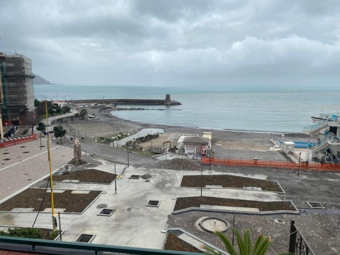 Lungomare di Recco, la ditta ha lavorato anche a Pasqua e Pasquetta