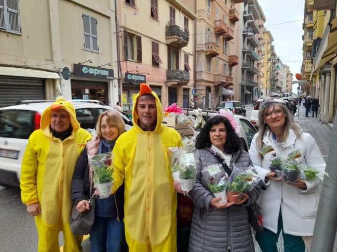 Primavera a Rapallo, 1500 piante ornamentali distribuite dal Cor