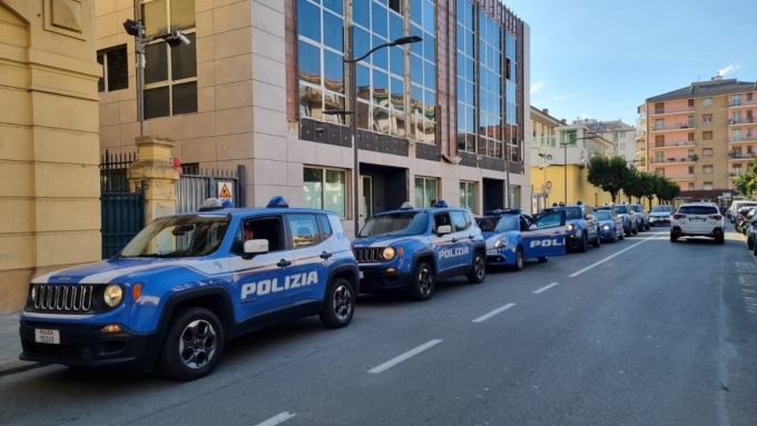 Borseggiano un’anziana, due arrestati a Chiavari