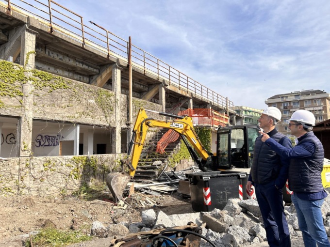 Piscina del Lido a Chiavari, entrati nel vivo i lavori di ristrutturazione