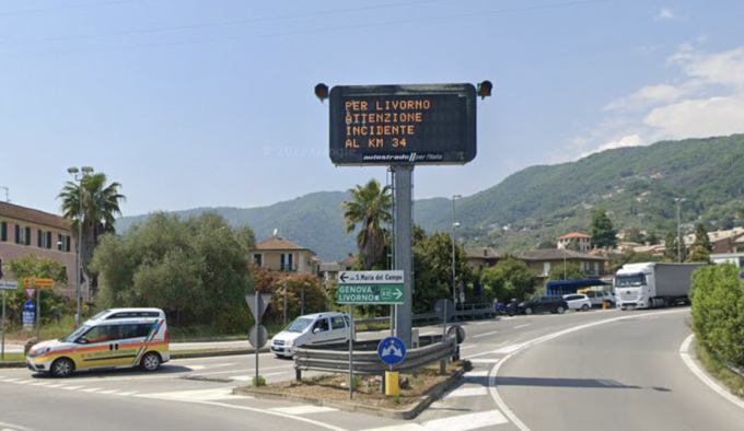 Incidente al casello di Rapallo, traffico in tilt