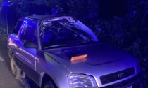 Auto si ribalta nella notte a Carasco: guidatore scomparso e poi ritrovato