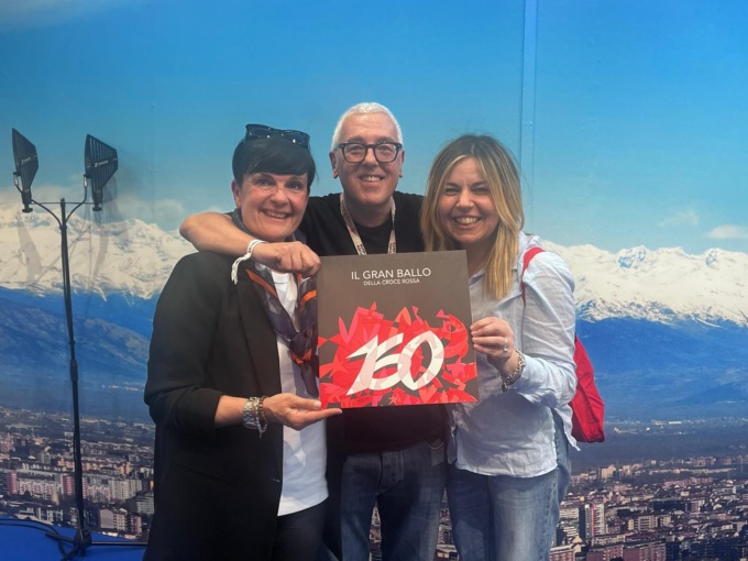 Premio Bindi al Salone del Libro di Torino per l’omaggio musicale alla CRI