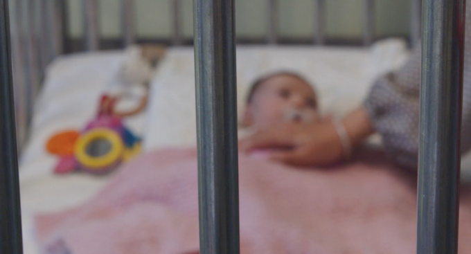 Neonata con insufficienza respiratoria salvata dagli operatori del Gaslini e dai pompieri