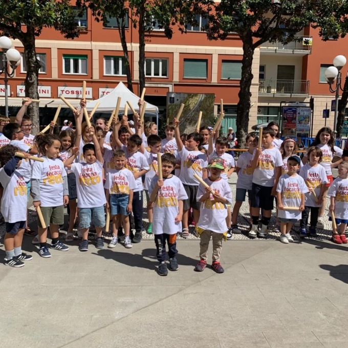 La carica dei piccoli focacciai a Recco