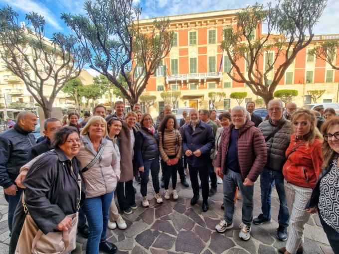 Lavagna, inaugurato il point elettorale di Mangiante