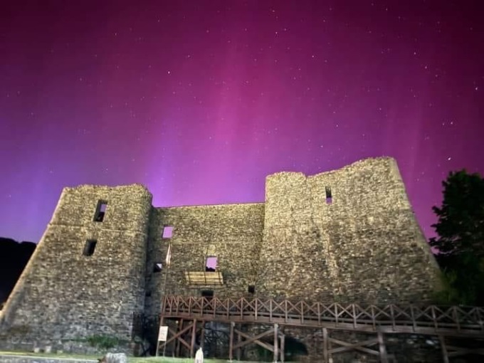 Aurora boreale anche nell’entroterra ligure di Levante