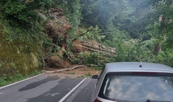 Frana sulla SP 77, chiusura al traffico per Boasi