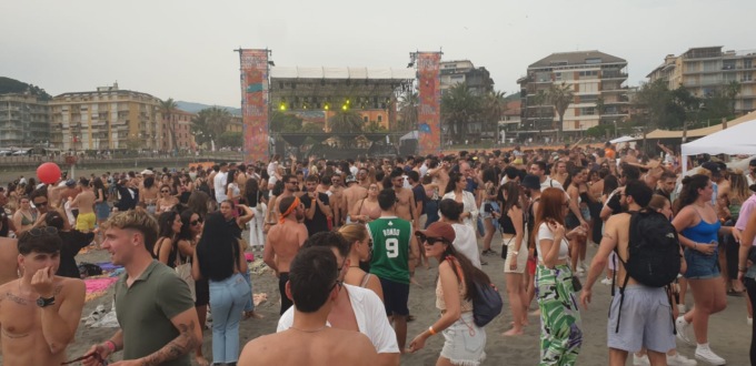 Clara e Dargen D’Amico “infiammano” Chiavari