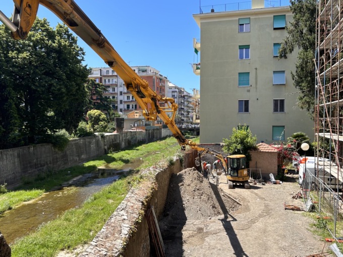 Torrente Rupinaro, procedono i lavori sull’argine di corso Genova 11