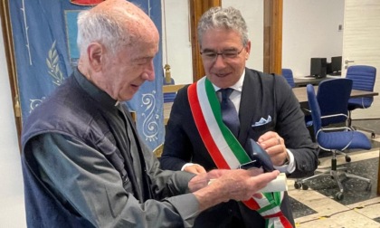 Il Recchelino d’Oro consegnato a don Pasquale Revello