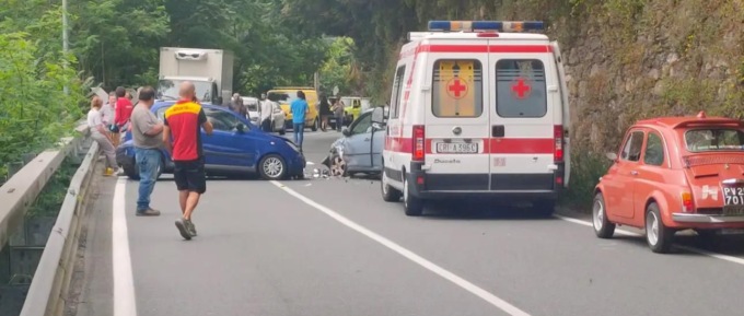 Incidente tra Cicagna e Ferrada, scontro tra due auto
