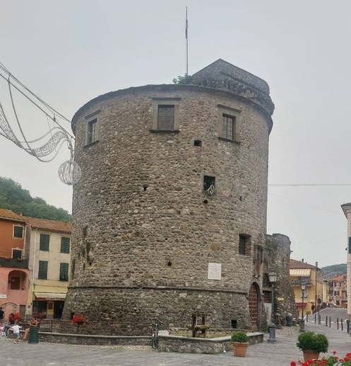 Castello di Varese Ligure “liberato” dalle transenne