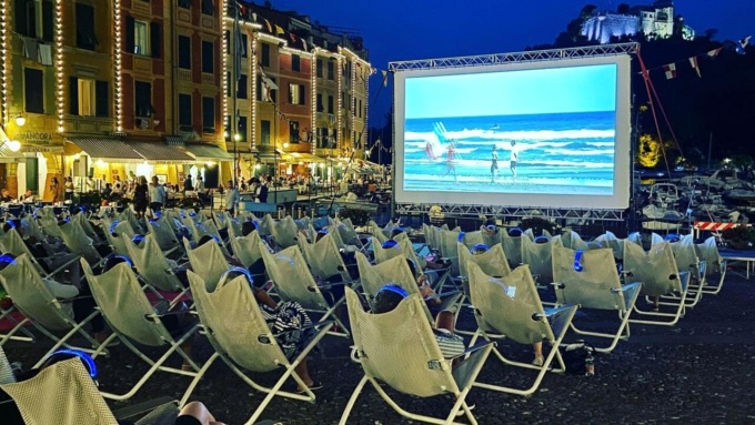 Tornano le serate di cinema nella piazzetta di Portofino