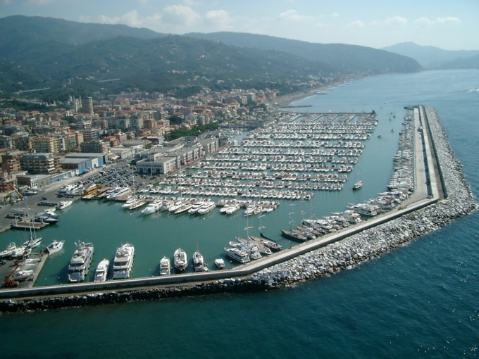 Lavagna, La diga foranea del porto turistico compie 20 anni