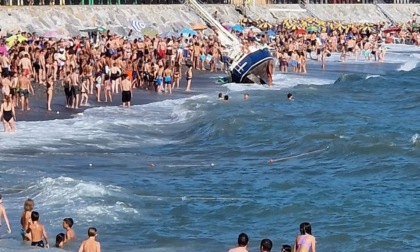 Lavagna, barca si arena sulla battigia