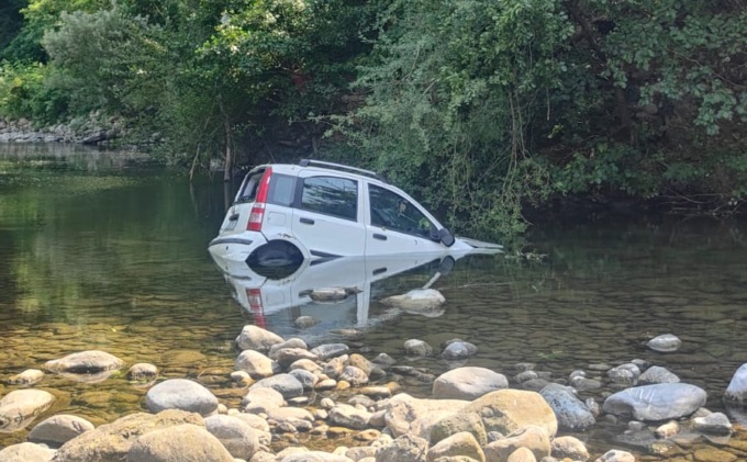 Auto cade da un ponte in Val Cichero: ferite una nonna e le due nipoti