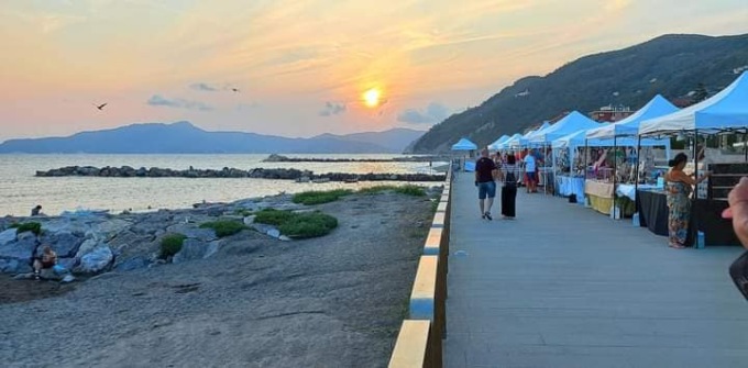 Lungomare di Chiavari, l’opposizione denuncia: “E’ diventata terra di nessuno”