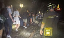 Una domenica di caos sui treni, evacuati 48 passeggeri