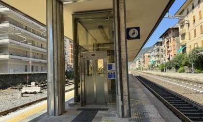 Stazione di Chiavari, attivato il terzo ascensore e terminata la scalinata del binario 2