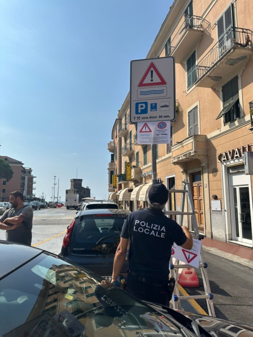 Diventano a disco orario i parcheggi sulla copertura del San Francesco