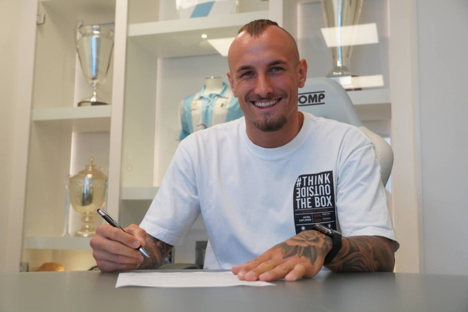 Manzi firma il rinnovo di contratto con la Virtus Entella