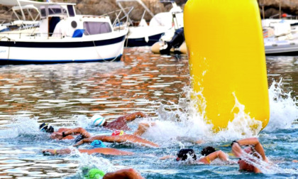 Sestri, grande successo per la 5° Bay Night Swimming