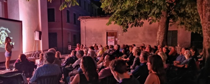 A Prato Sopralacroce arriva la 2ª edizione di “Aperi-cinema con baciocca”