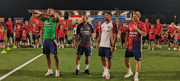 Fuochi d’artificio per la presentazione della prima squadra del Sestri Levante