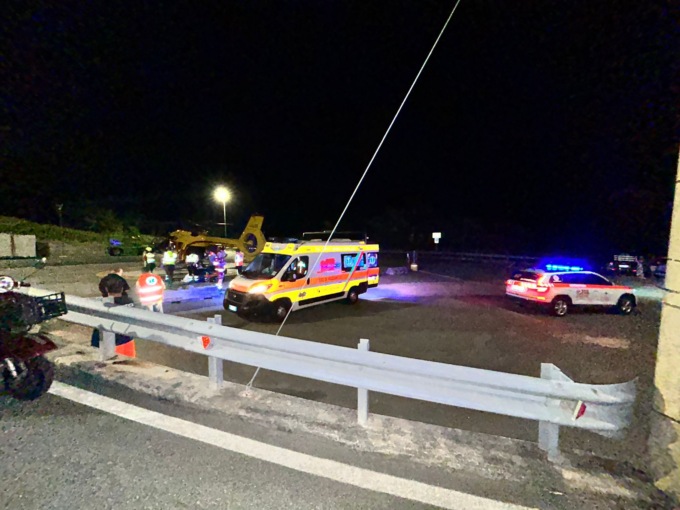 Incidente a Campori per un motociclista: volo di cinque metri