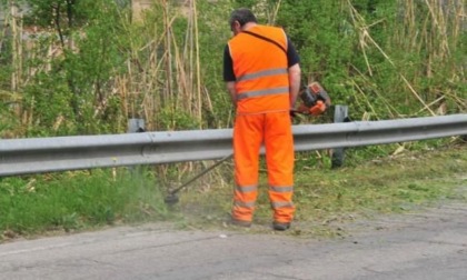 Interventi di sfalcio lungo le strade carrabili cittadine a Recco