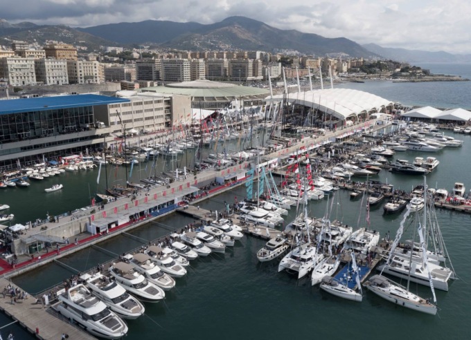 Smarrisce orecchino da 100mila euro al Salone Nautico, ritrovato dai sommozzatori